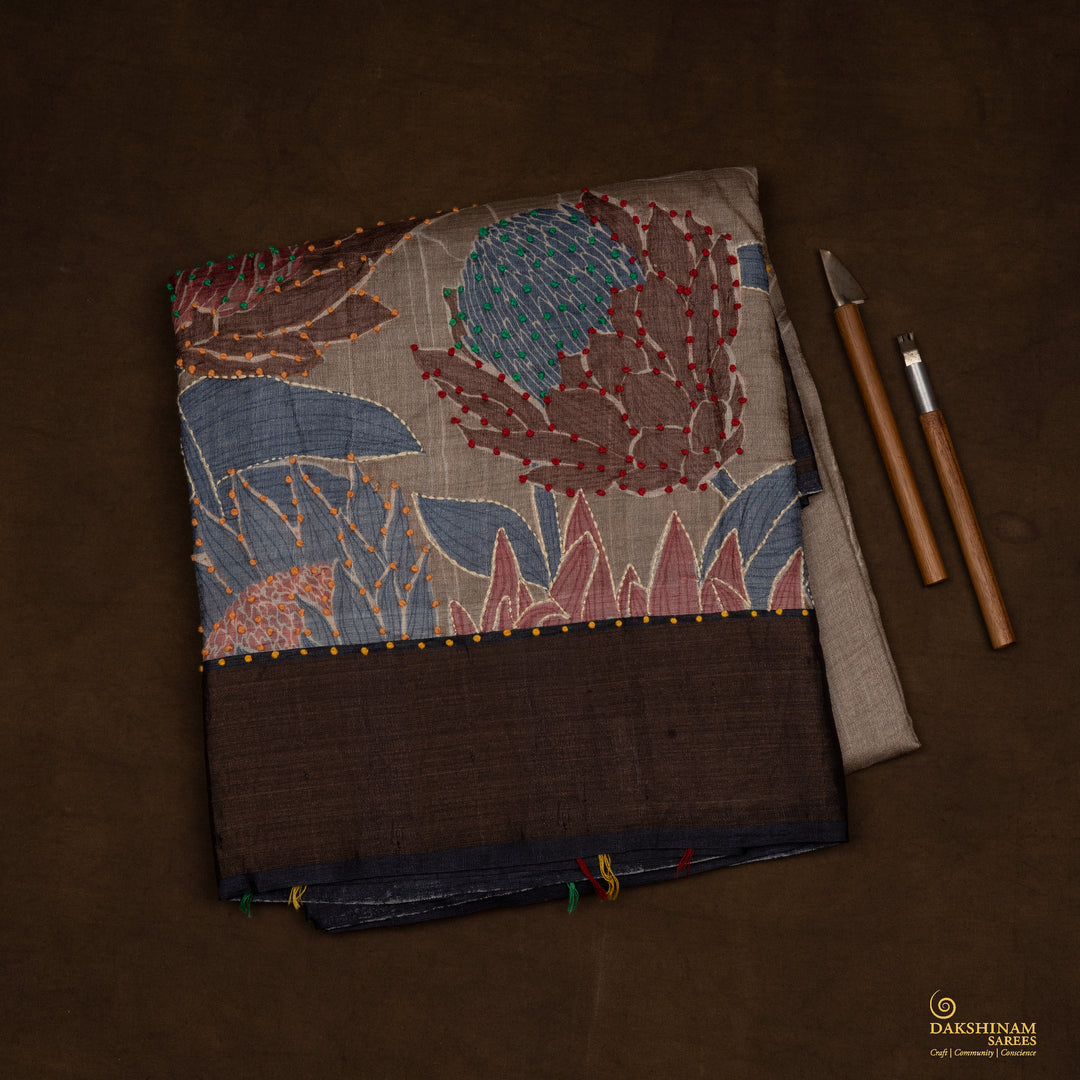 Handwoven Beige with Black Tussar Silk Saree - 2575N032528DSC