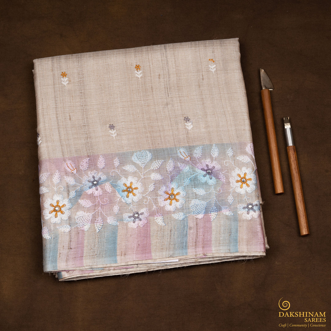 Handwoven Off-white Tussar Silk Saree - 2570T012650DSC