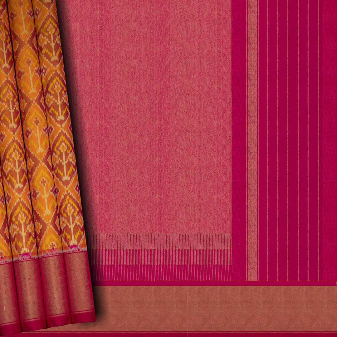 Pleats/body of Handwoven Pochampally Ikat silk Saree 