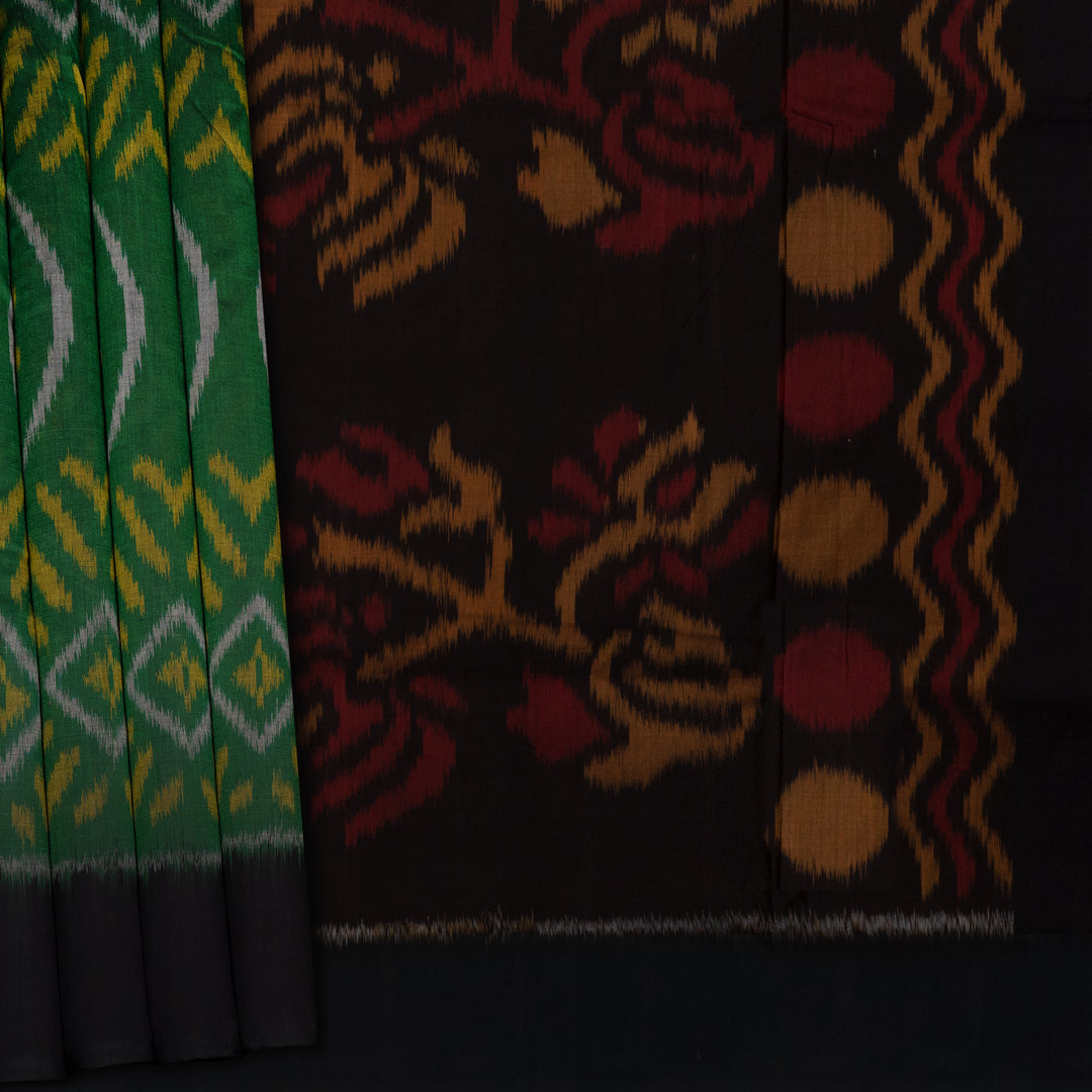 Pleats/body of Handwoven Ikat Cotton Saree