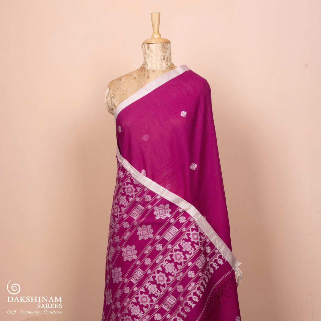 Pleats/body of  Handwoven Bengal Cotton Saree