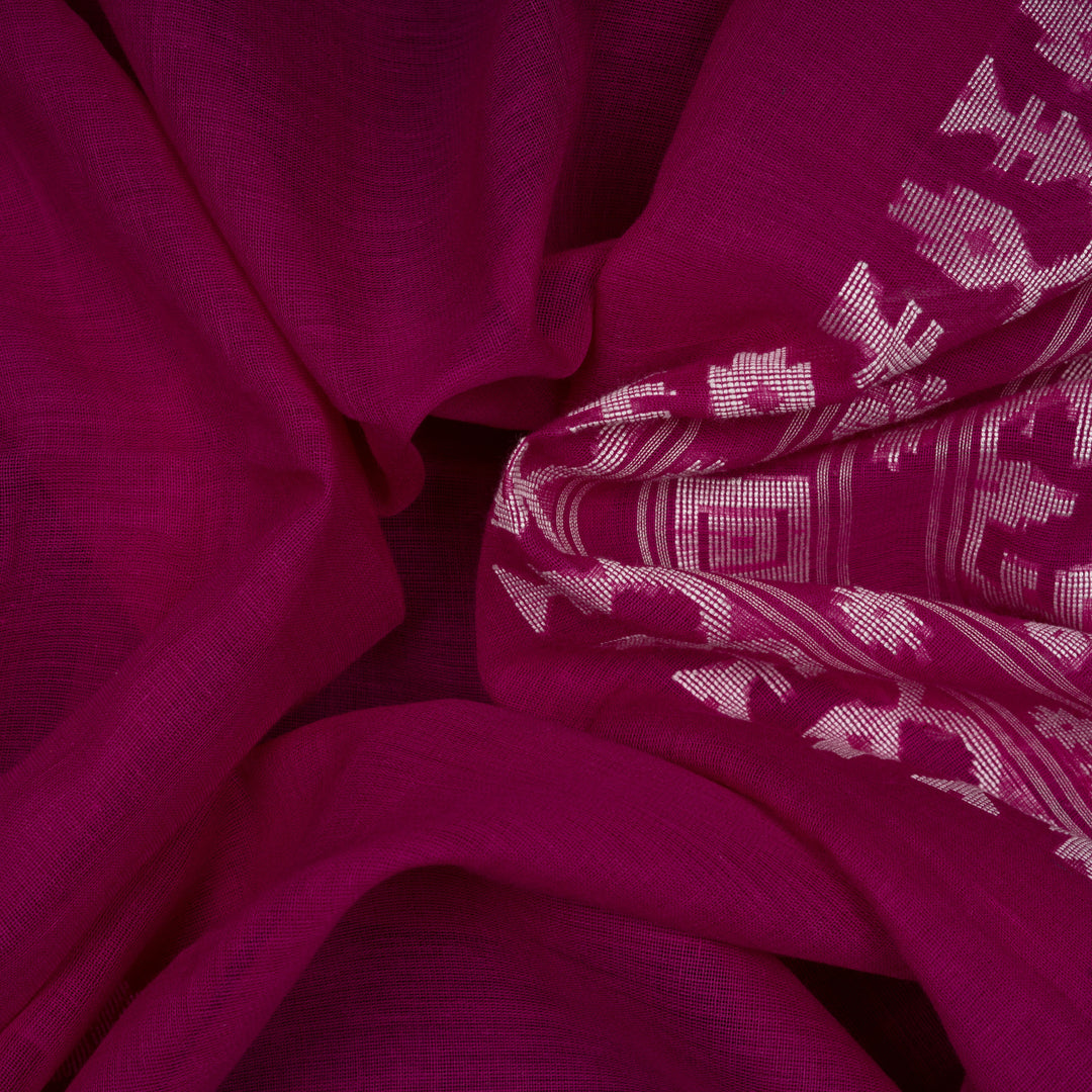 Closeup of  Handwoven Bengal Cotton Saree