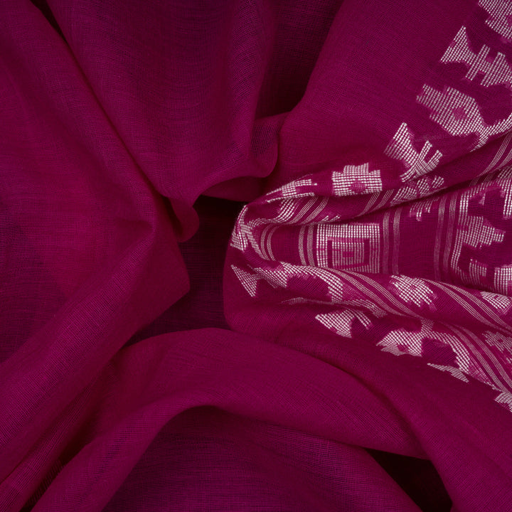 Closeup of  Handwoven Bengal Cotton Saree