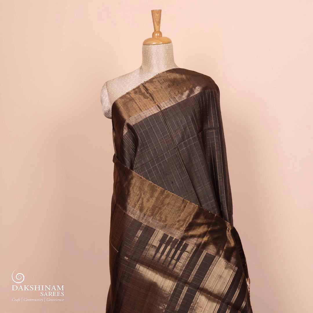 Pleats/body of Handwoven grey dupion soft silk Saree