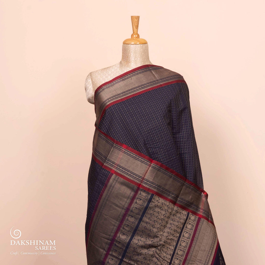 Pleats/body design of Handwoven Blue Kanjivaram Cotton Saree