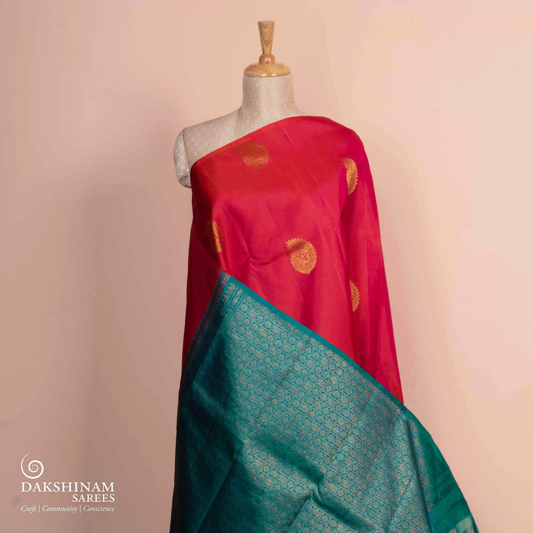 Pleats/body of Handwoven pink kanjivaram silk Saree
