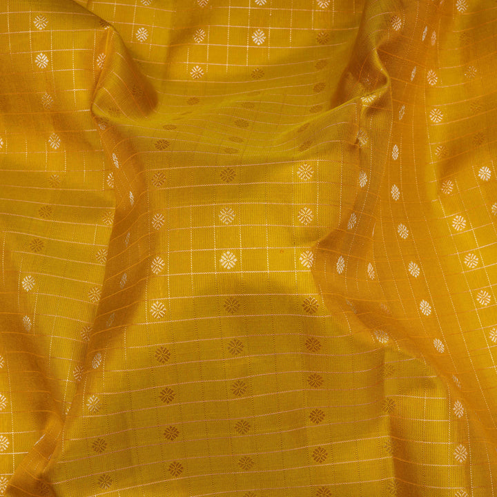 Closeup of Handwoven Lime Green Kanjivaram silk Saree