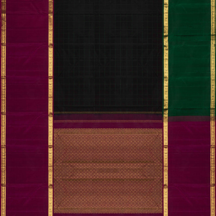 Pallu of Handwoven Black Ganga Jamuna Kanjivaram silk Saree