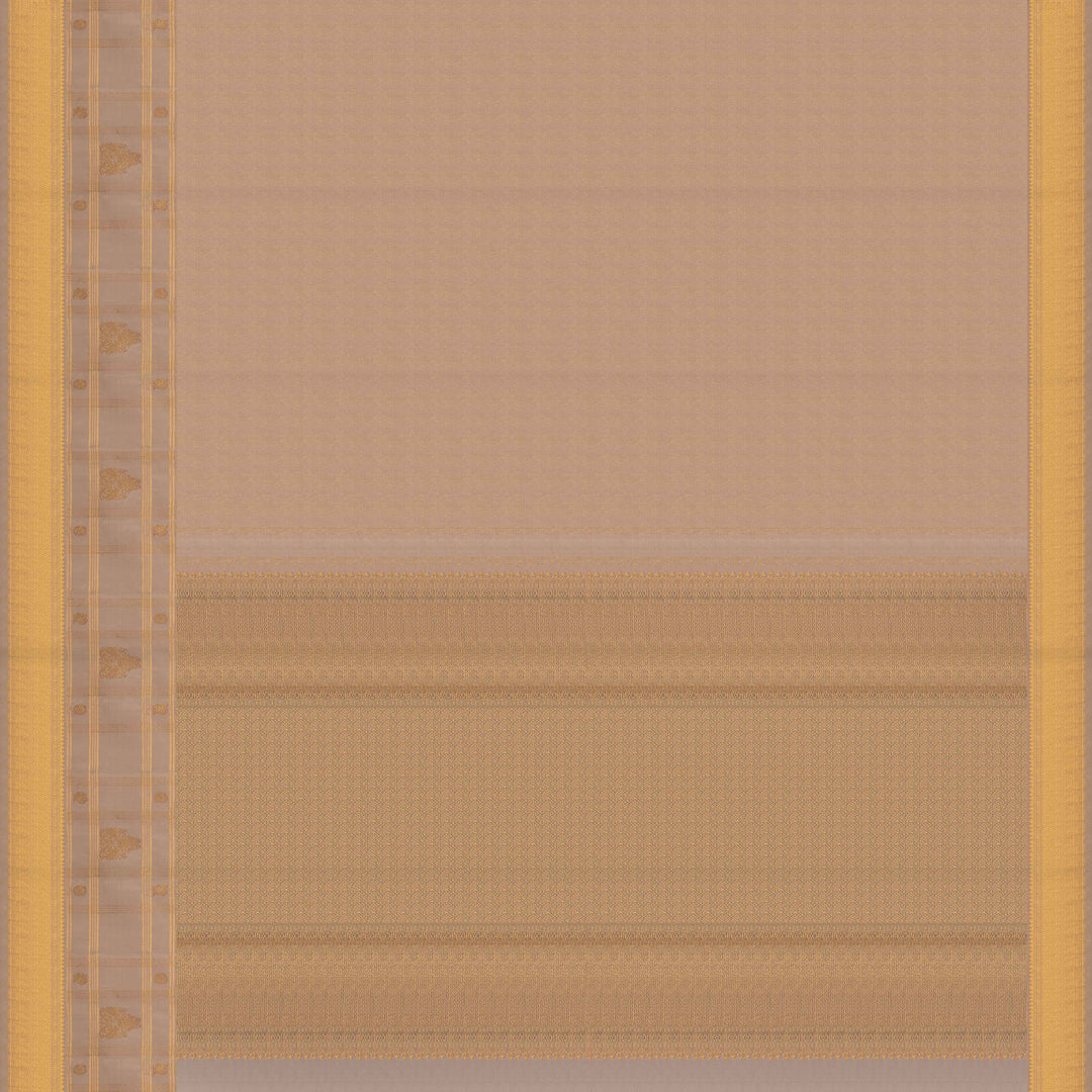 Pallu of Handwoven Offwhite Kanjivaram silk Saree