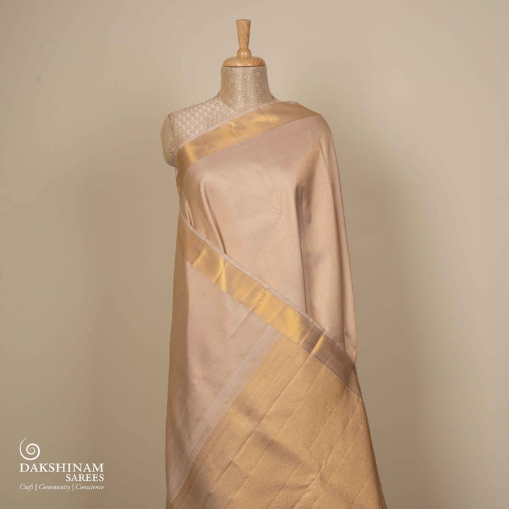 Pleats/body of Handwoven Offwhite Kanjivaram silk Saree