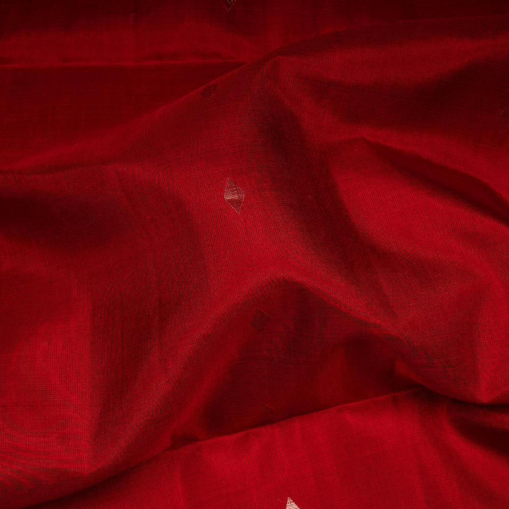 Closeup of Handwoven Red with Maroon color Soft silk Saree