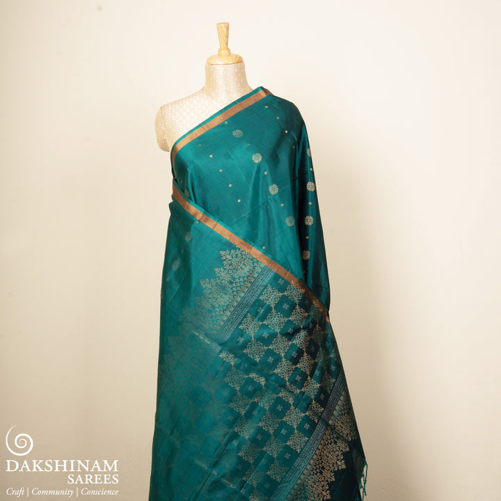 Pleats/body of Handwoven Peacock green color Soft silk Saree
