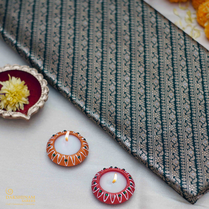 Handwoven Green Banarasi Fabric - 42T006188DSC