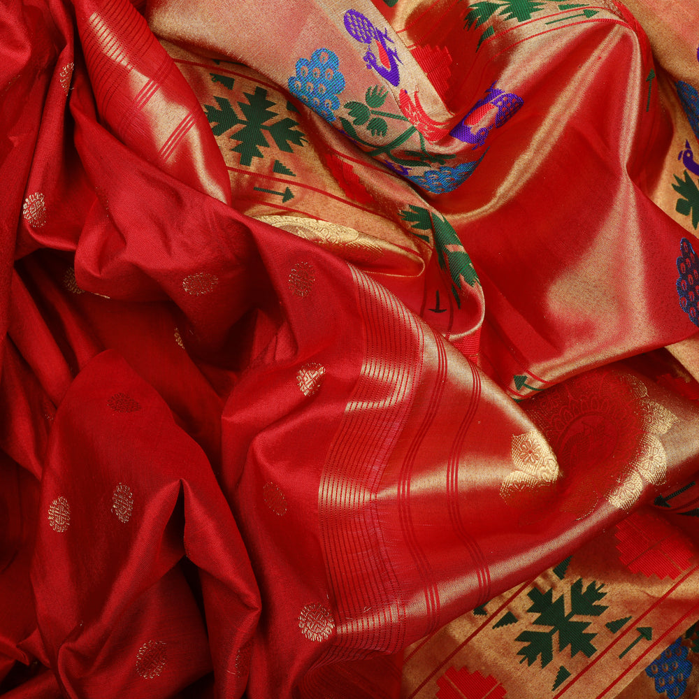 Handwoven Red with Maroon tissue Gadwal Silk Saree - 855T003457DSC - Fabric View