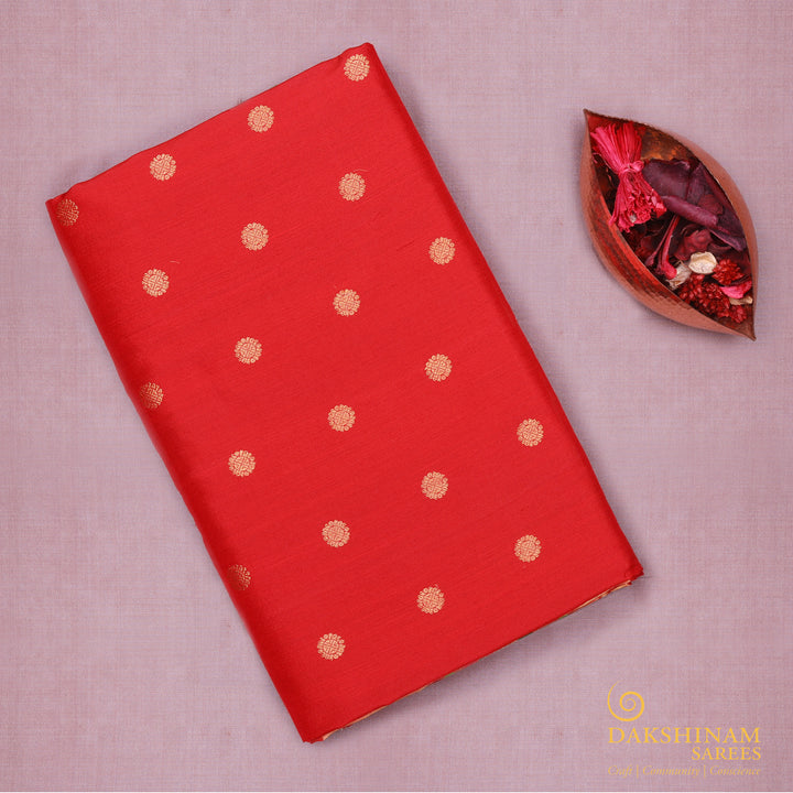 Handwoven Red with Maroon tissue Gadwal Silk Saree - 855T003457DSC 